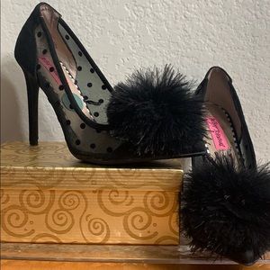 Betsy Johnson Mesh Pom Pom Pointed toe pump